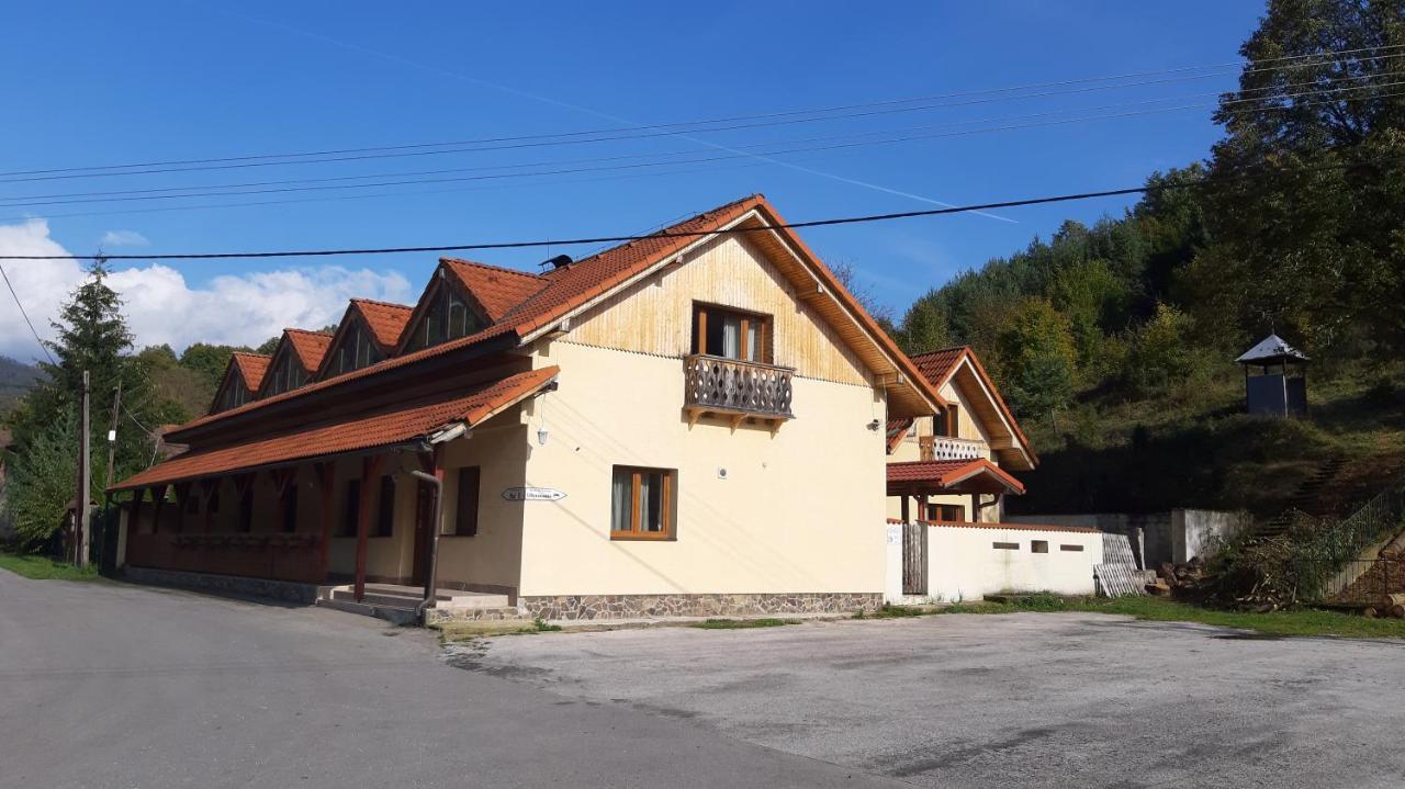 Penzión pri studničke Omastiná Exterior foto